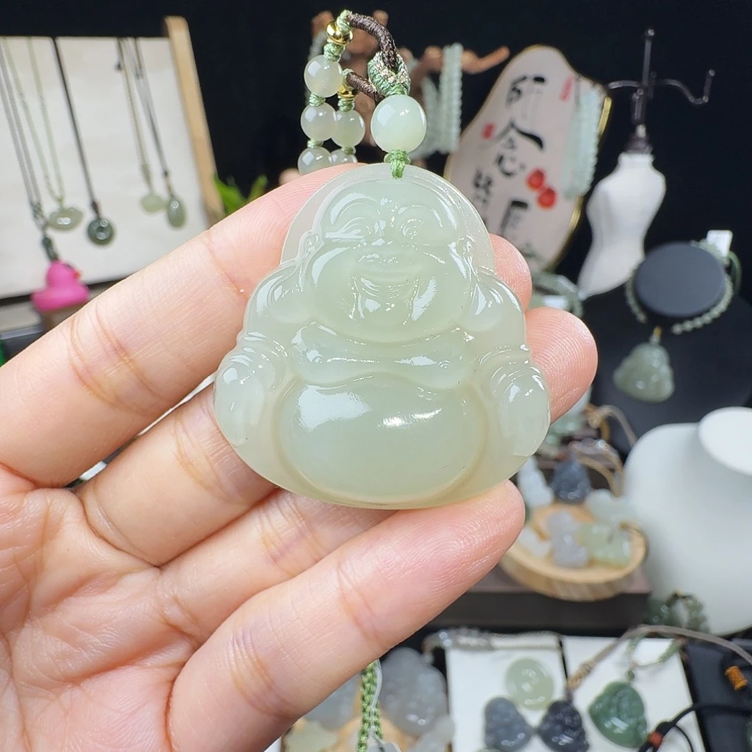 A***·和田玉未镶嵌颈饰