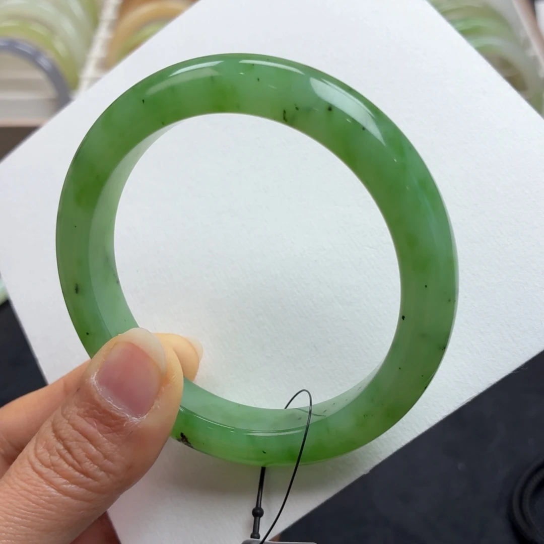 愿***见和田玉未镶嵌手镯猕猴桃57圈