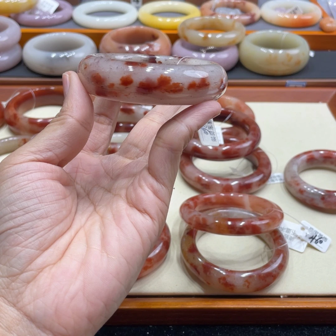 石英质玉手镯未镶嵌O****o