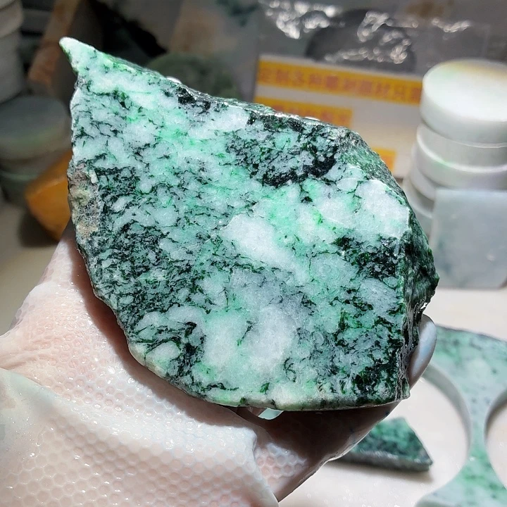 颈饰未镶嵌翡翠边角料