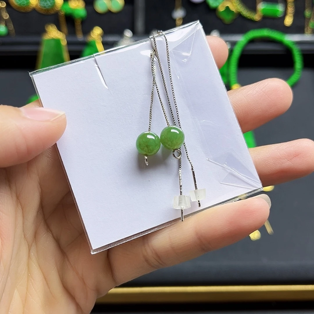 翡翠合金颈饰有纹裂