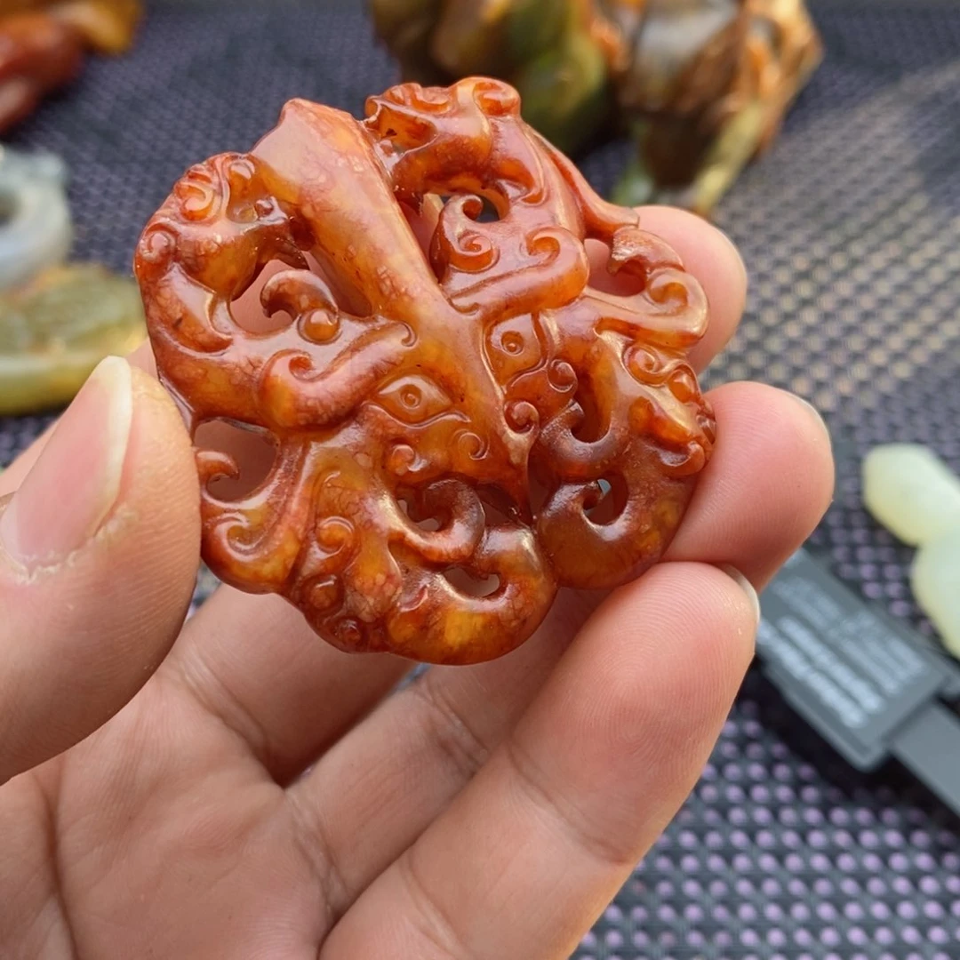 蛇纹石玉颈饰未镶嵌