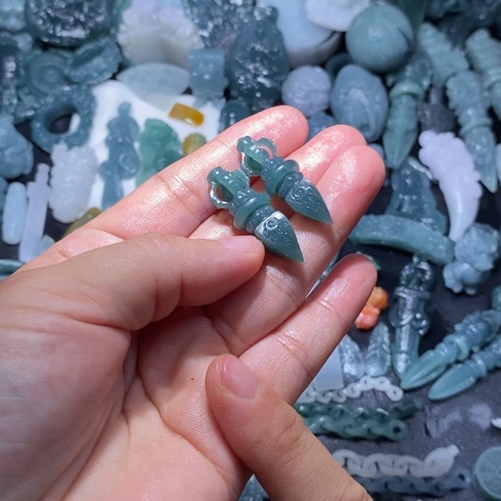 未镶嵌定制翡翠小*狗毛