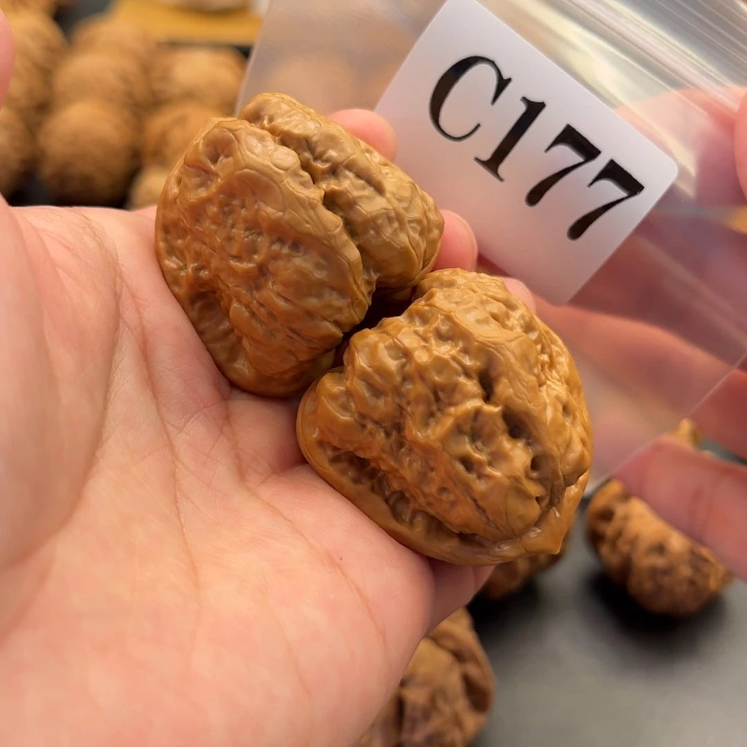 文玩核桃把件蛙蛙竞聘37度38
