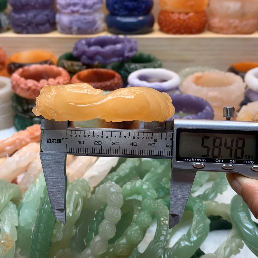 未镶嵌手镯石英质玉