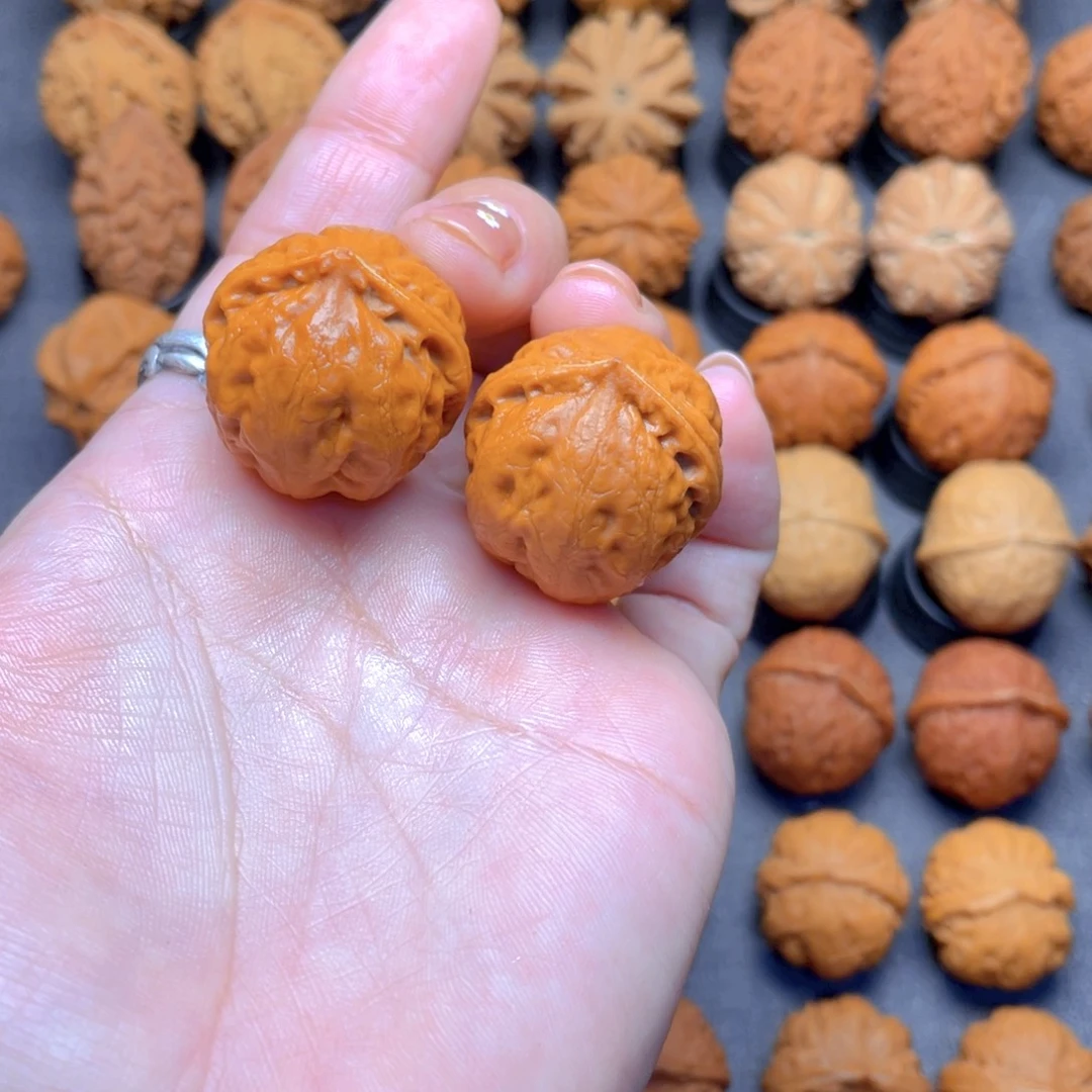 核桃文玩把件卧龙石