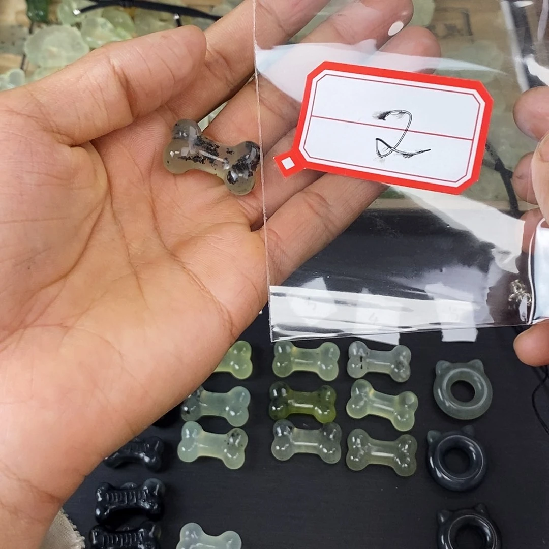 蛇纹石玉颈饰未镶嵌⁺****赖