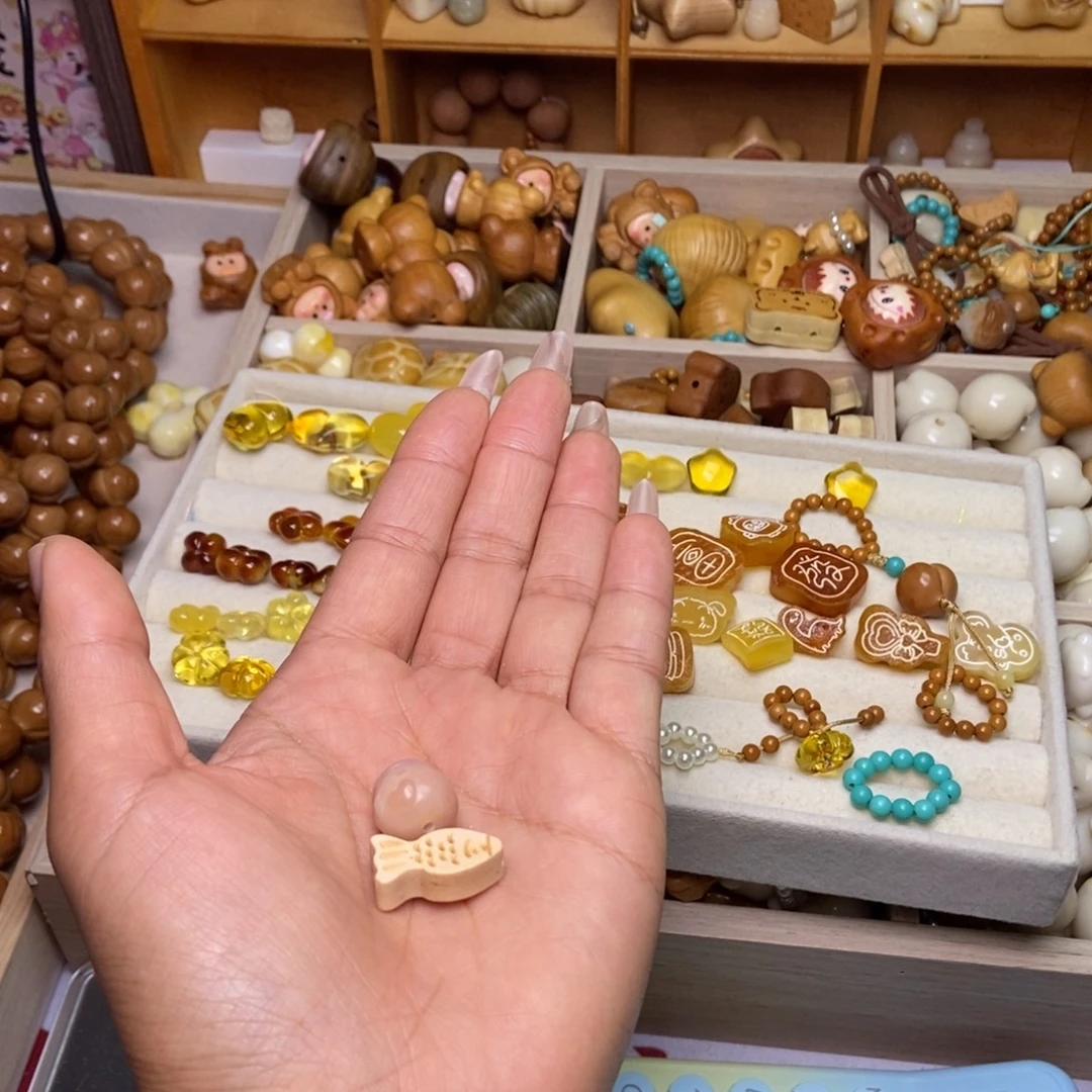 泡****猴头核桃手串鱼牌和蜜罐