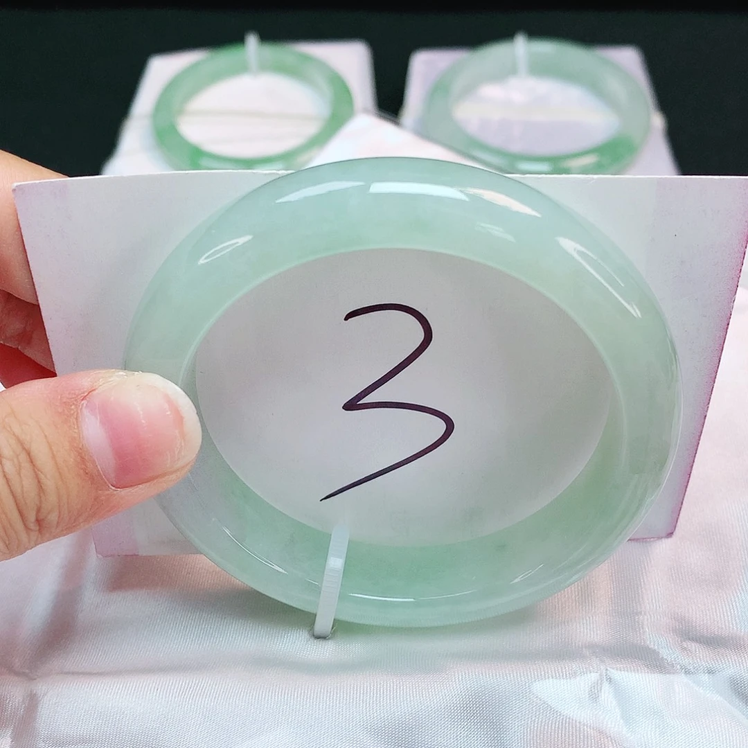 翡翠未镶嵌手镯正圈56.3