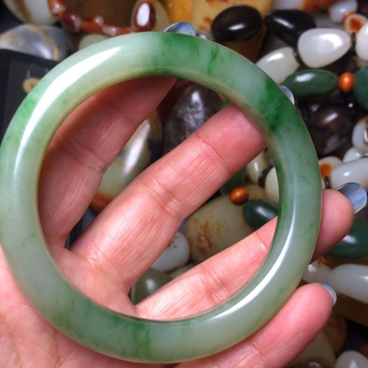 妙***慧和田玉（翠青玉）未镶嵌珠宝奇石