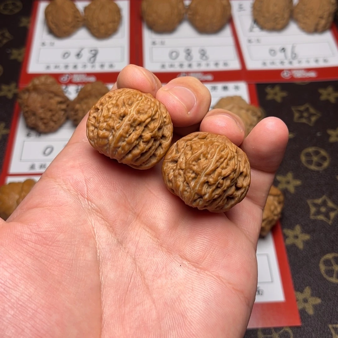 H***.把件文玩核桃32尺四座楼