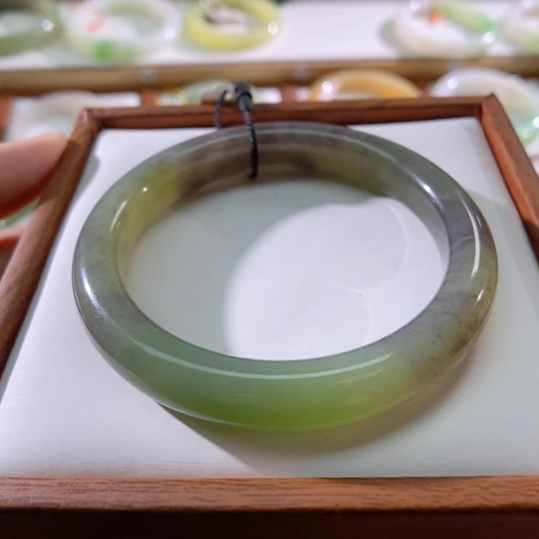 【闪购商品】未镶嵌手镯和田玉（翠青玉）