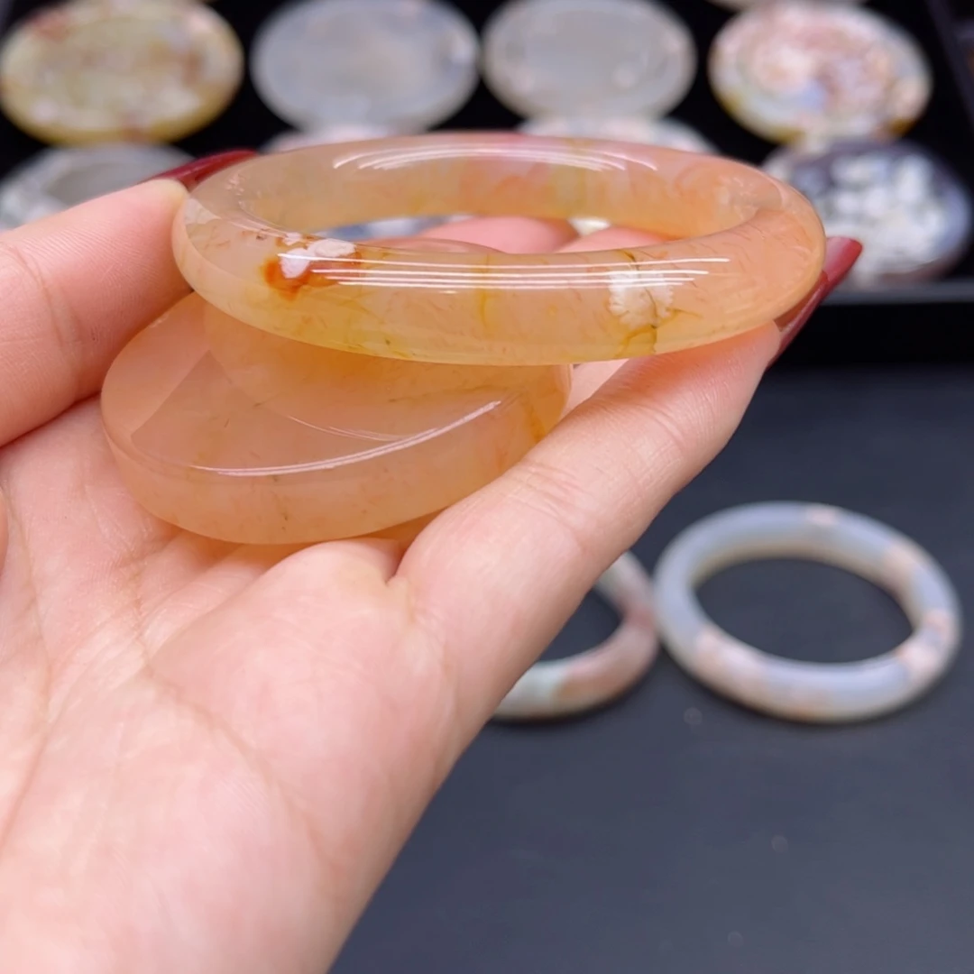 玛瑙/玉髓手镯未镶嵌51