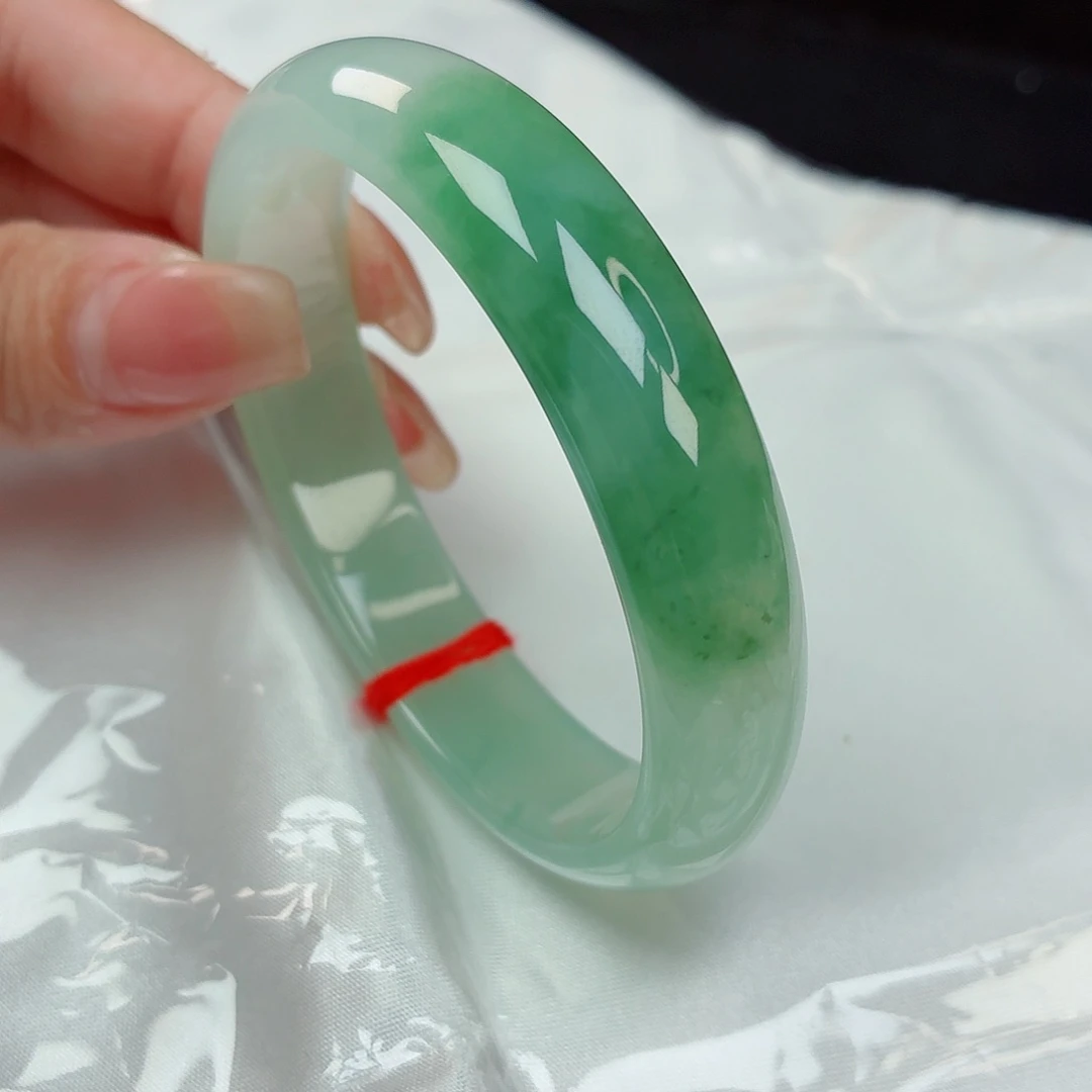 翡翠手镯（贵妃镯）未镶嵌56