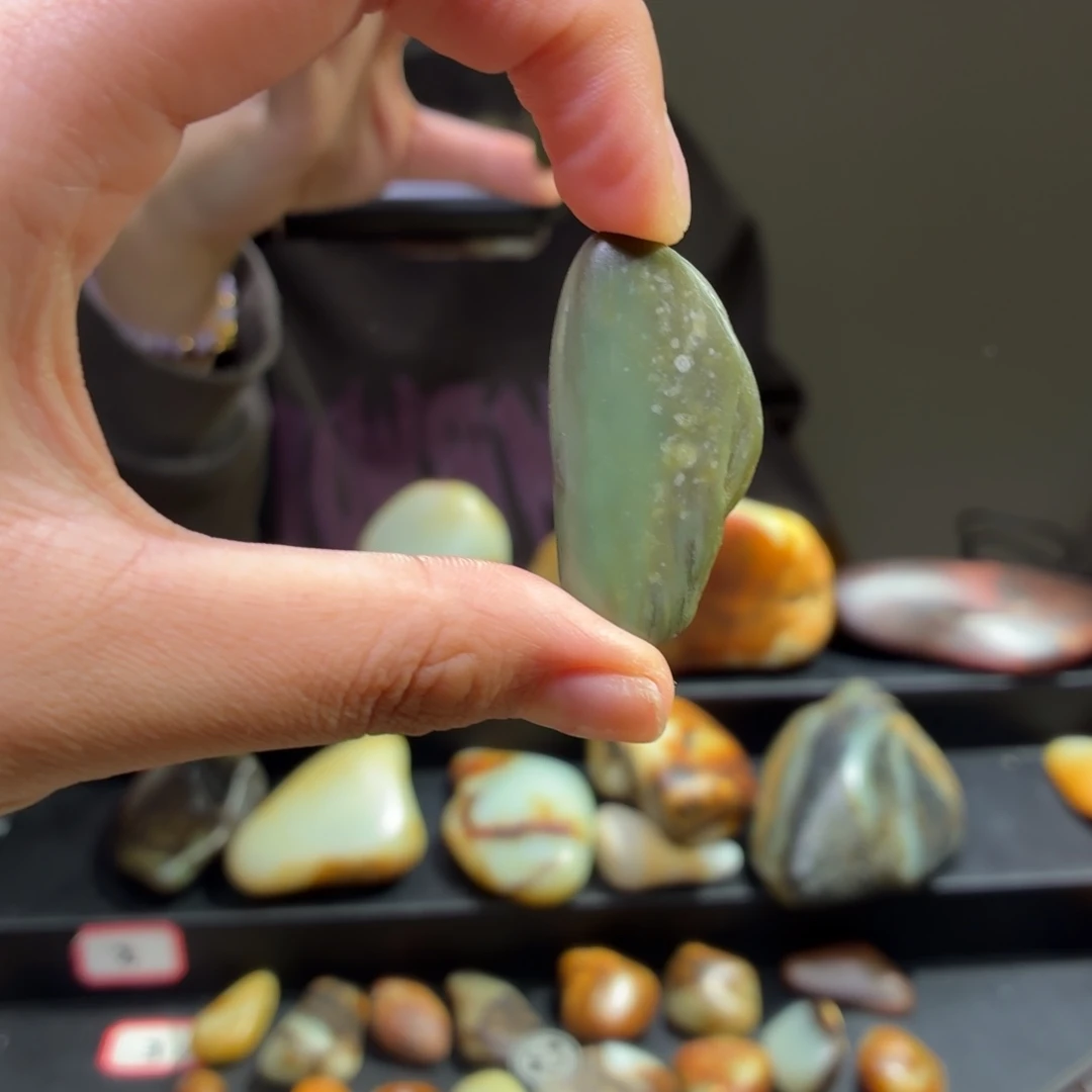 和田玉未镶嵌挂件10.4