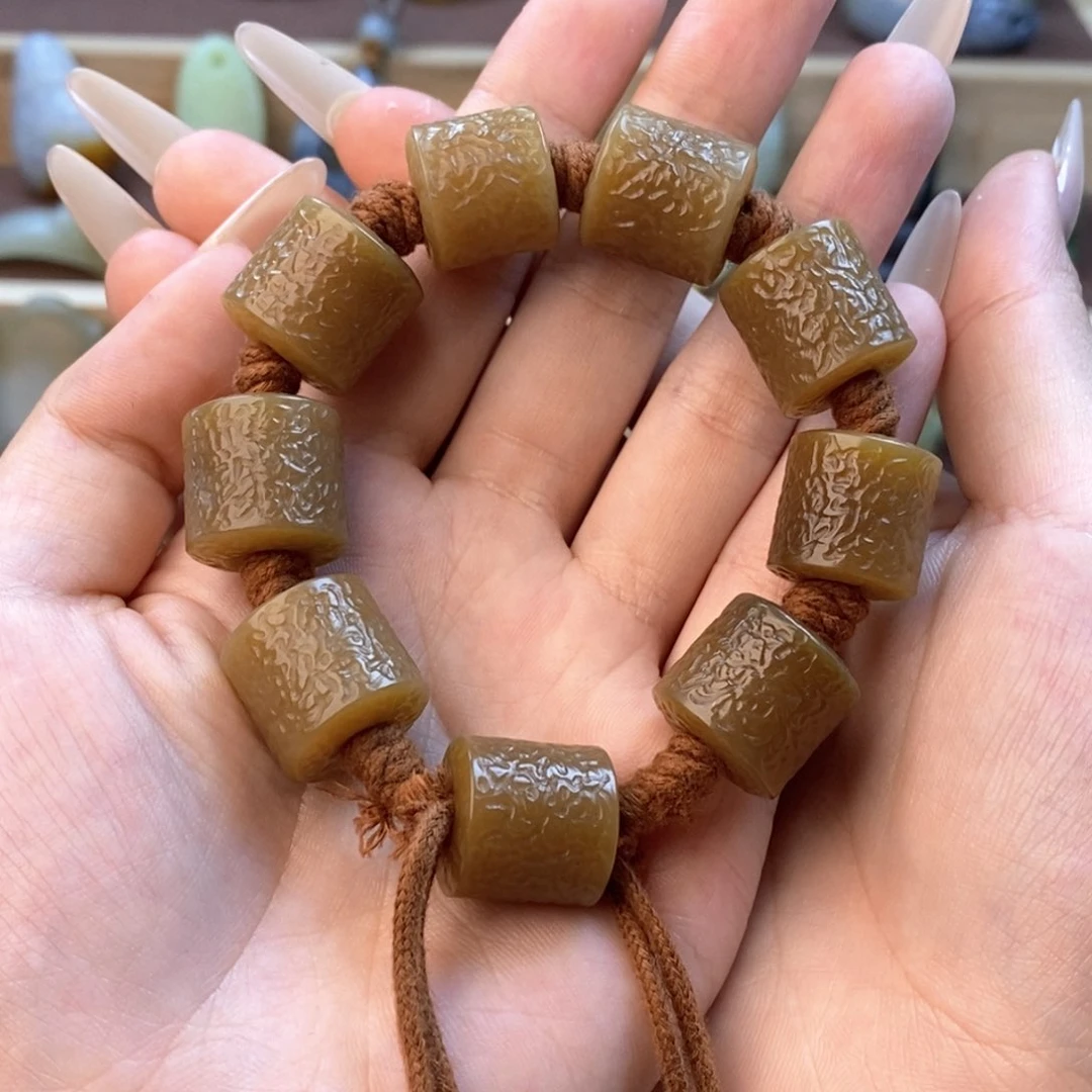 和田玉颈饰未镶嵌峰**到定制