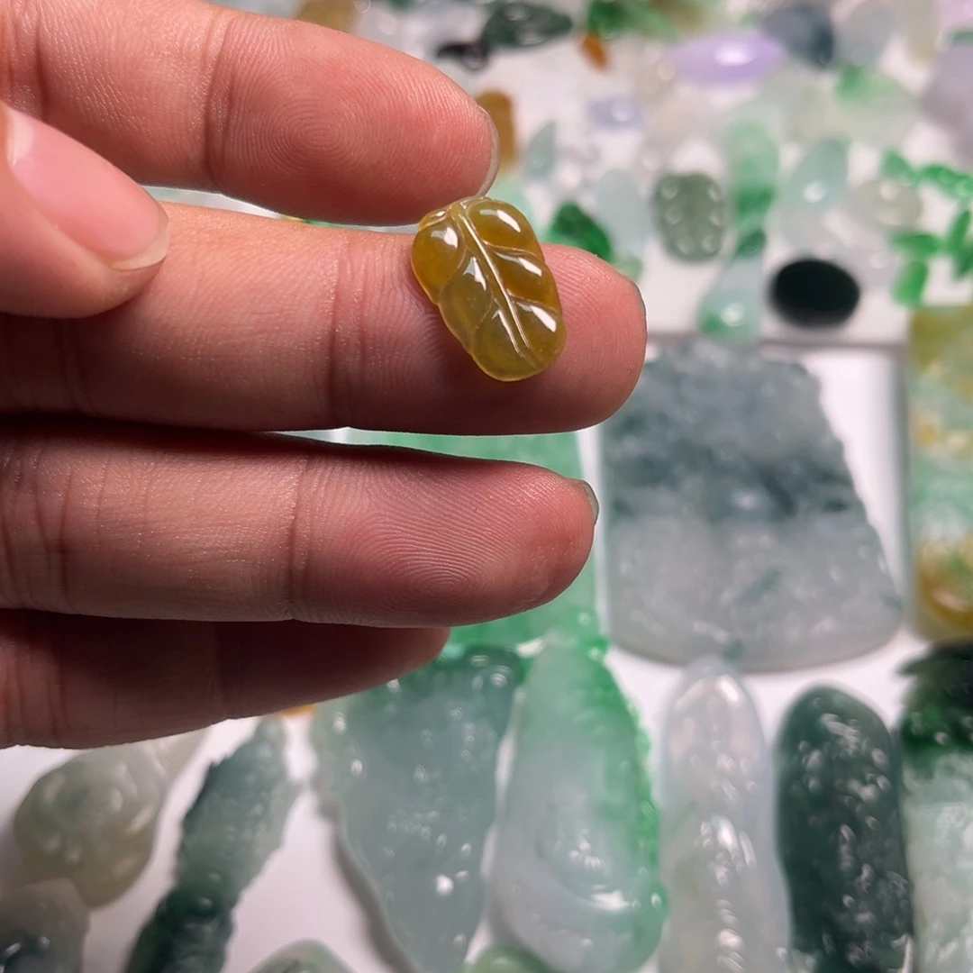 翡翠未镶嵌颈饰天然翡翠