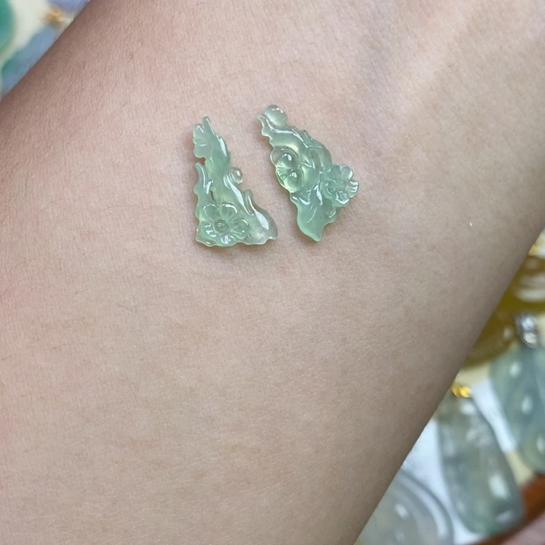 颈饰未镶嵌翡翠花枝一对