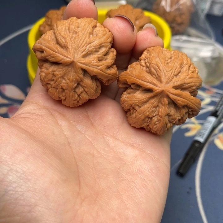 文玩核桃把件粗筋42