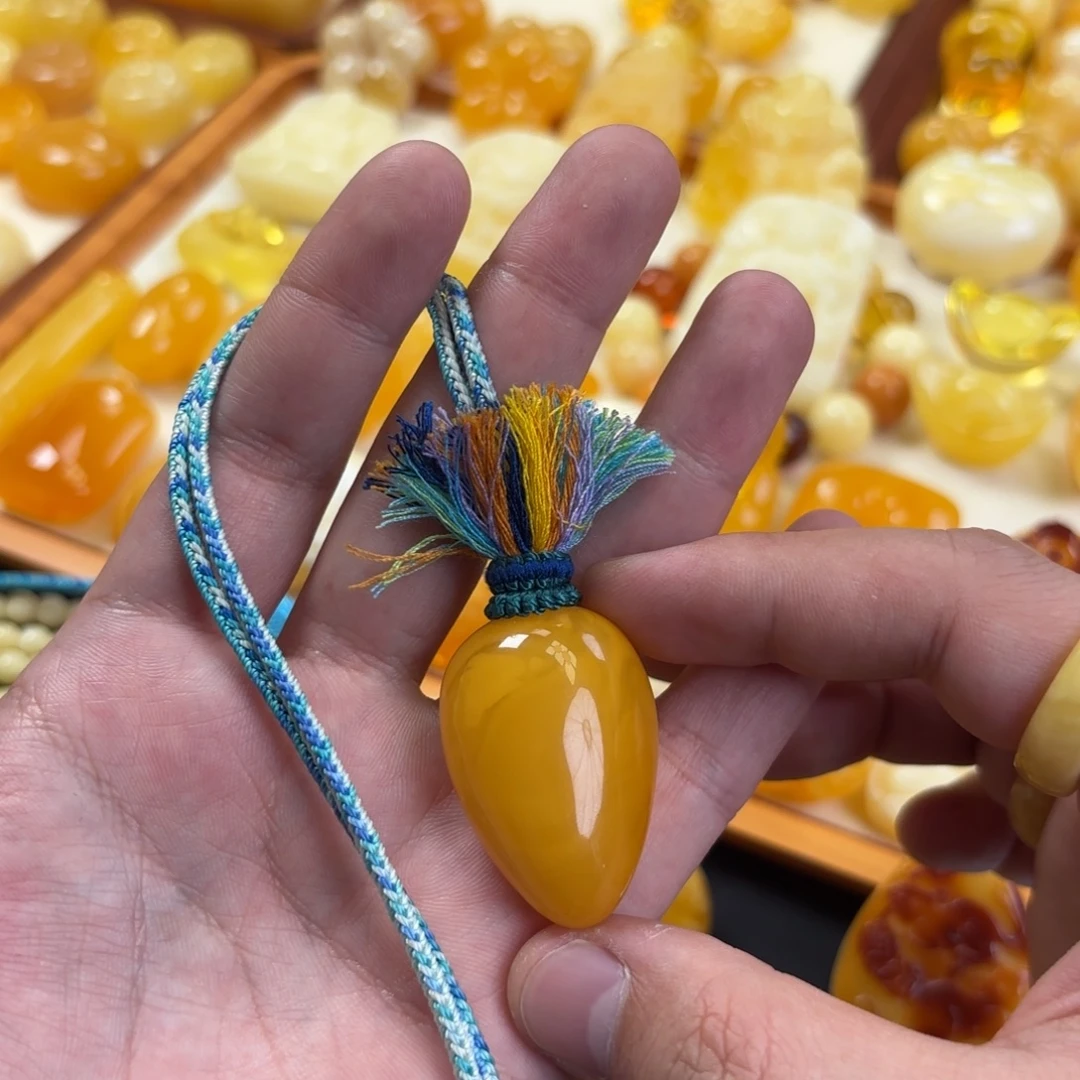 蜜蜡未镶嵌裸石胡萝卜