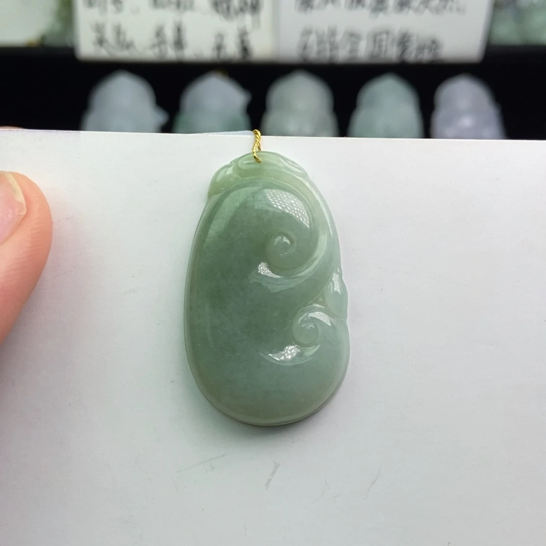 翡翠颈饰未镶嵌如意