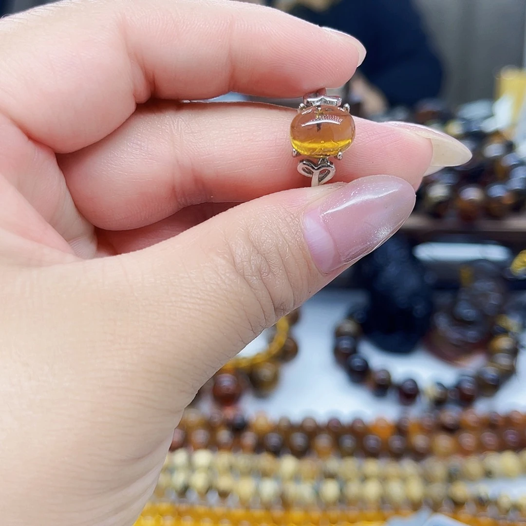 裸石琥珀未镶嵌抚顺琥珀福利戒指