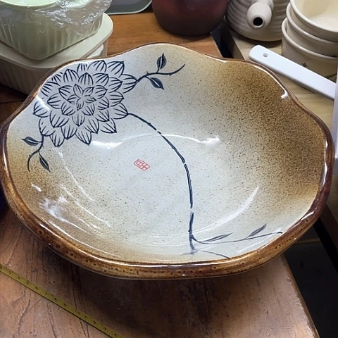 微瑕，不能明火，口径30厘米，高度7荷口大碗