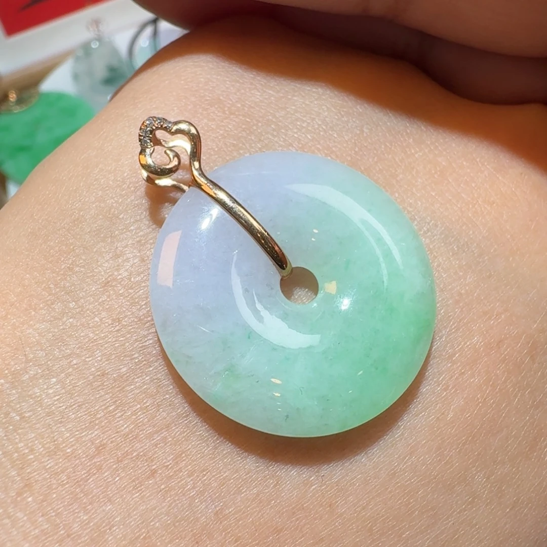 翡翠未镶嵌颈饰扣子