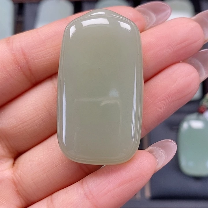 颈饰未镶嵌和田玉青**翔