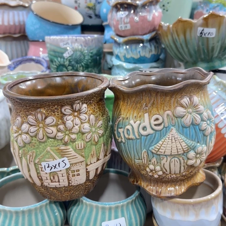 凑9块包邮，有孔，不清楚问客服