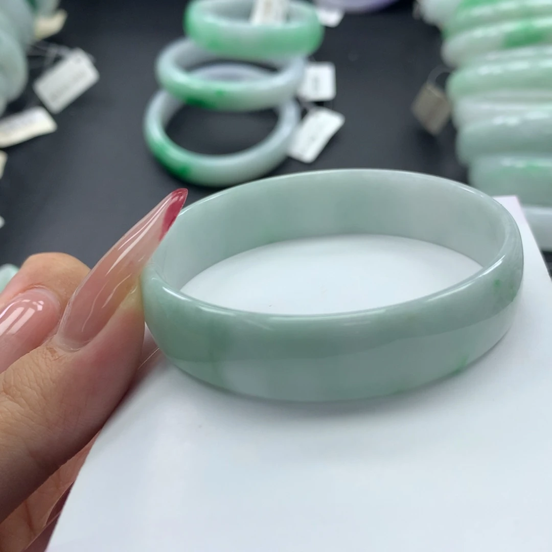 未镶嵌手镯翡翠公主