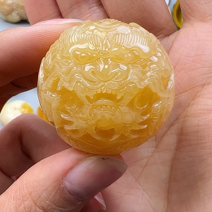 蜜蜡未镶嵌珠宝奇石