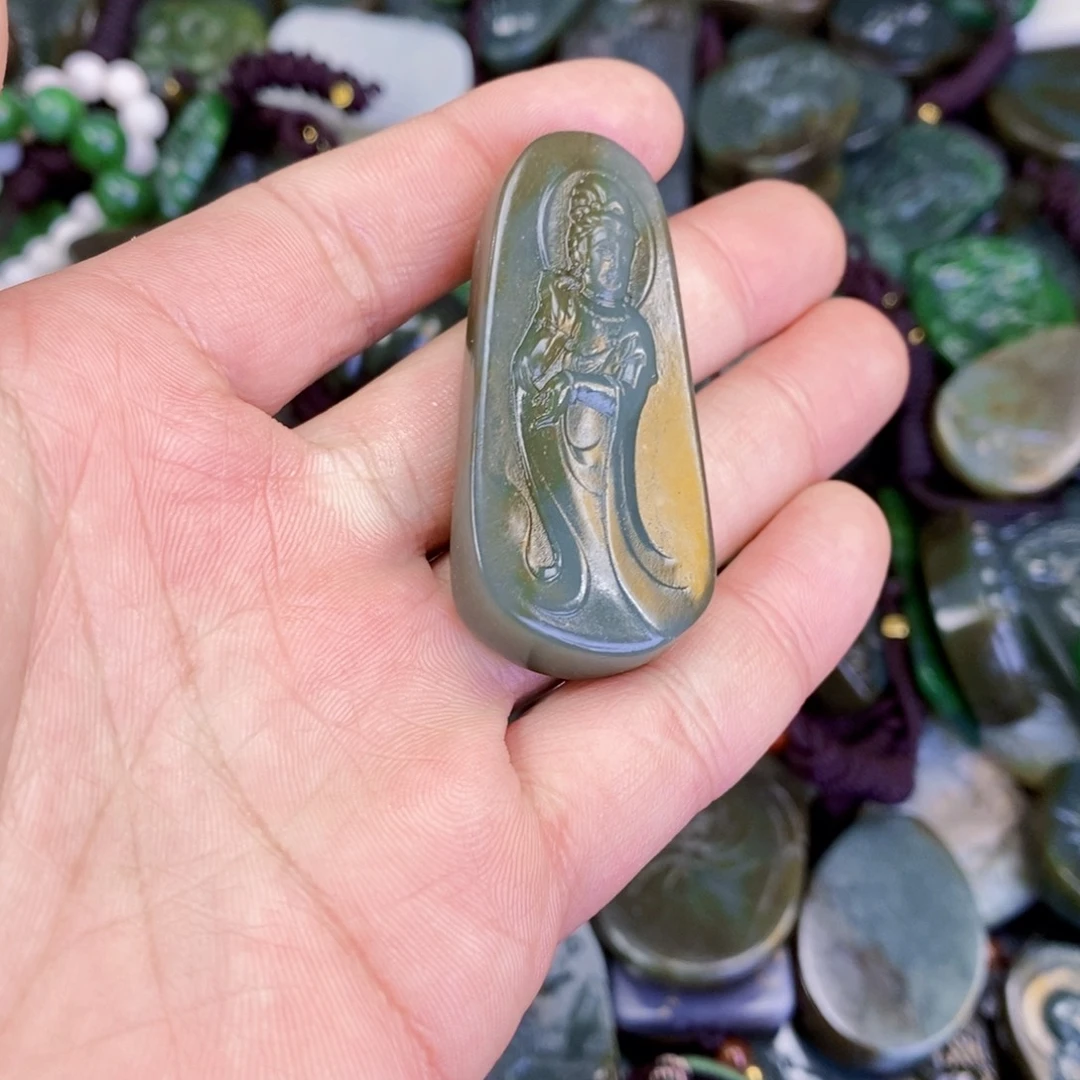 和田玉未镶嵌颈饰