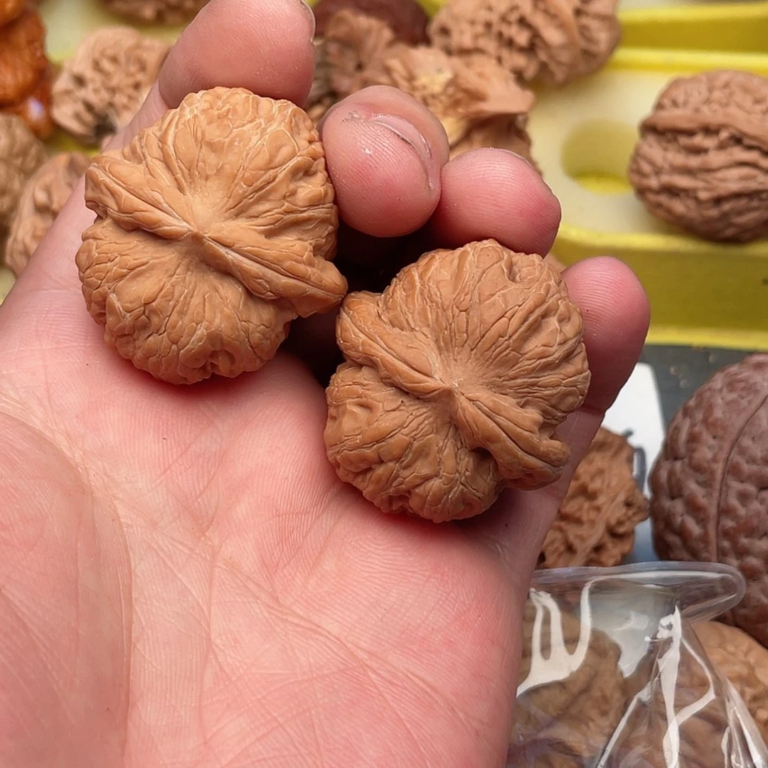 文玩核桃吊坠哈**笑核桃