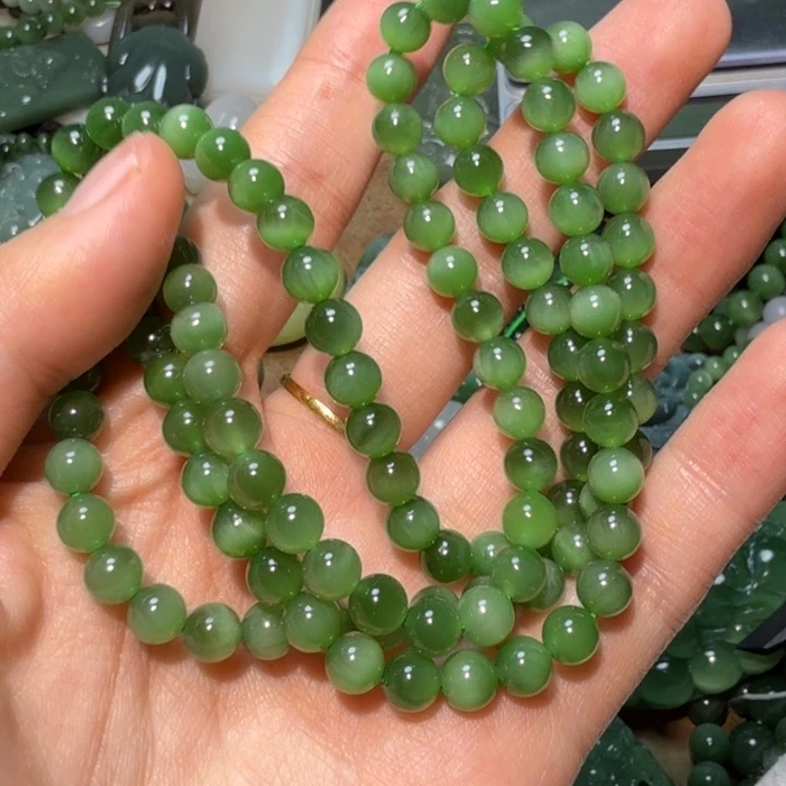 迩***㈠和田玉未镶嵌挂件