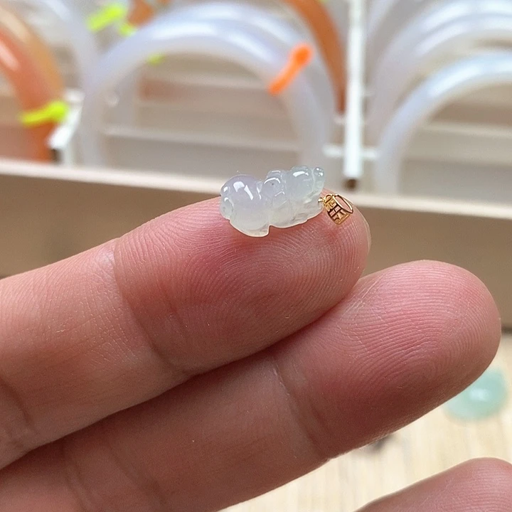 颈饰18K金镶嵌翡翠11111111111111