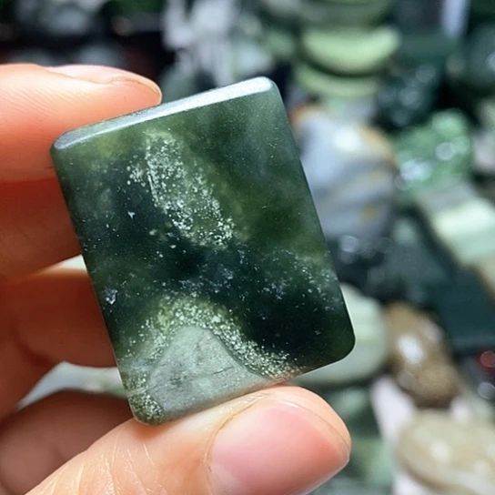 未镶嵌和田玉（糖玉）珠宝半成品