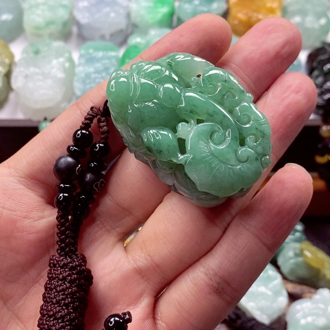 翡翠未镶嵌颈饰翡翠