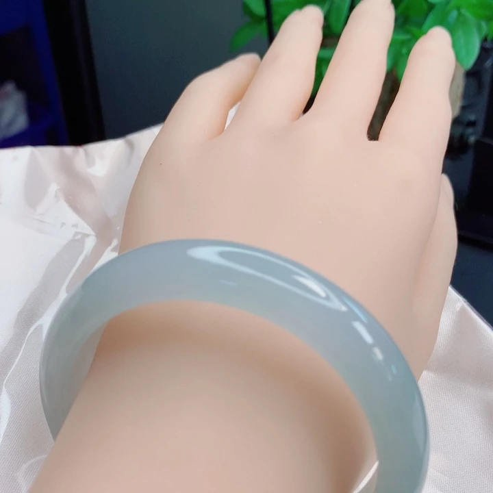 翡翠未镶嵌手镯57圈口