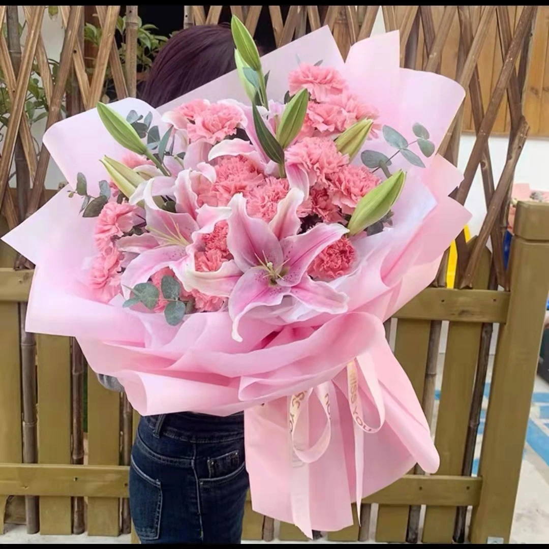 【温心】19朵粉色康乃馨十百合花束