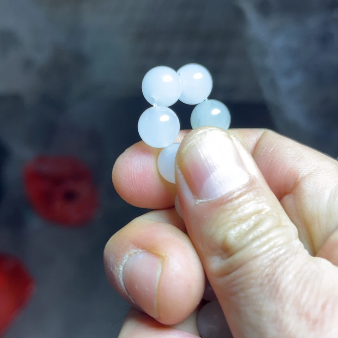 囝***硅化玉未镶嵌颈饰