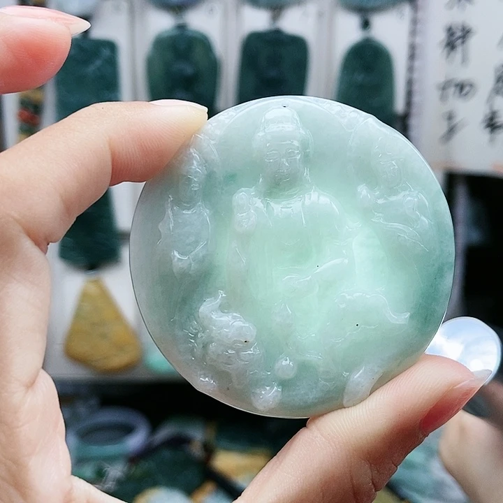 颈饰足铂镶嵌翡翠翡翠
