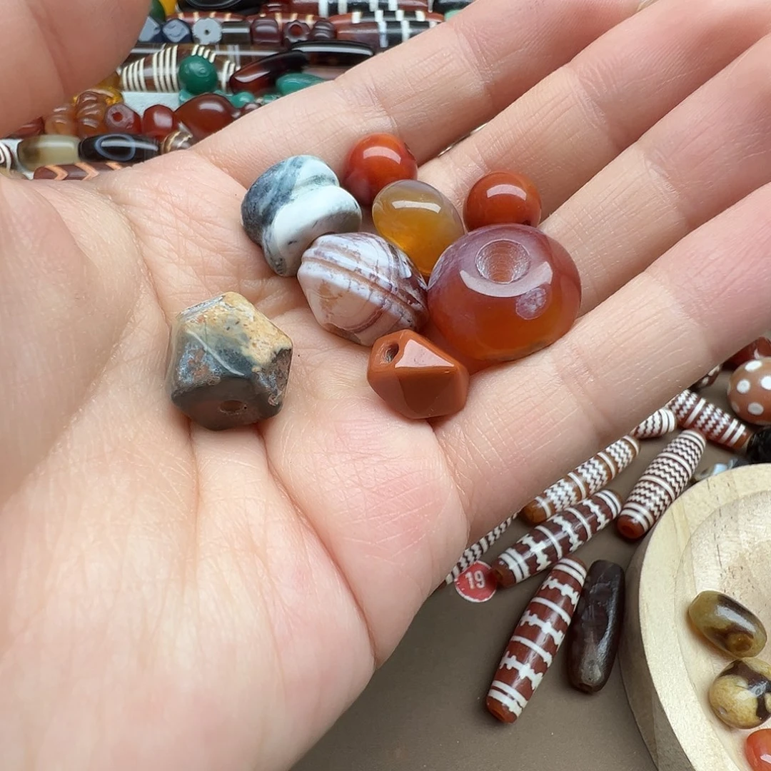 龙***）玛瑙/玉髓未镶嵌珠宝半成品