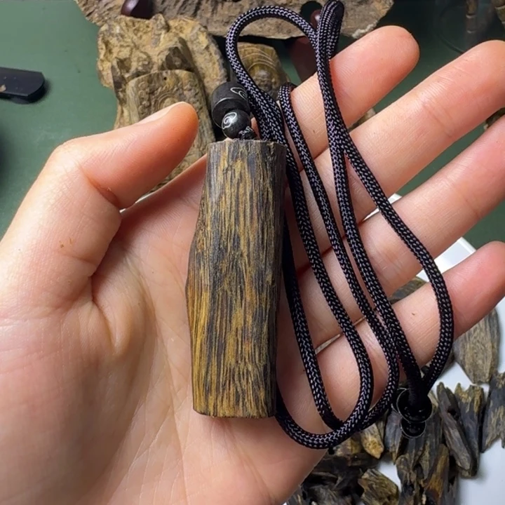 沉香手把件?***?海南陆河树心油老料8克