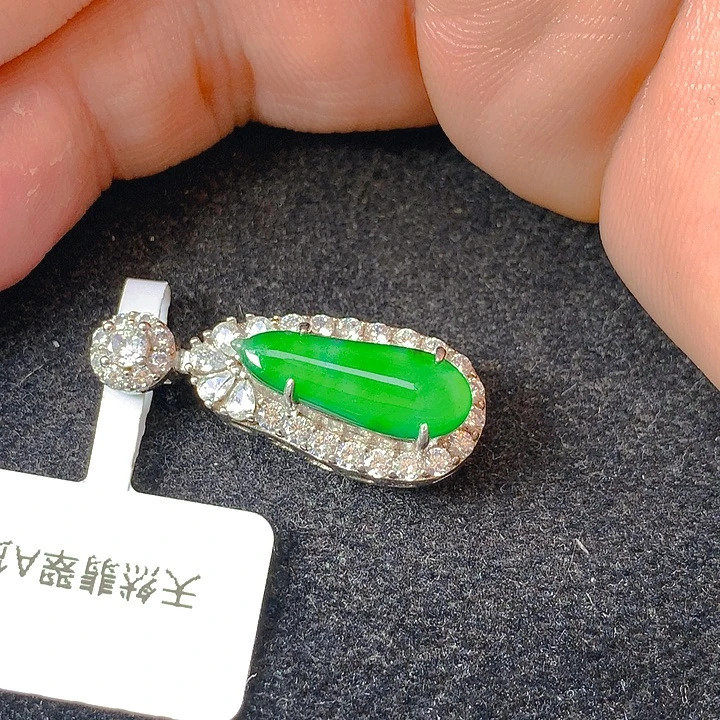 颈饰银S925镶嵌翡翠