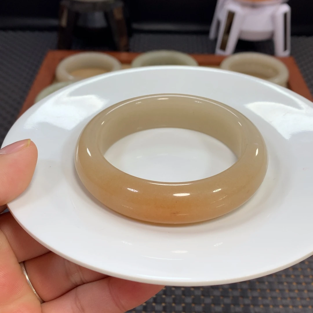 石英质玉（佘太翠）未镶嵌手镯漏60.6糖镯2号