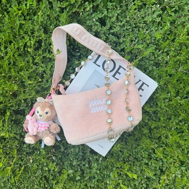 95新 MIU MIU/缪缪 粉色毛线圈hobo饭盒包
