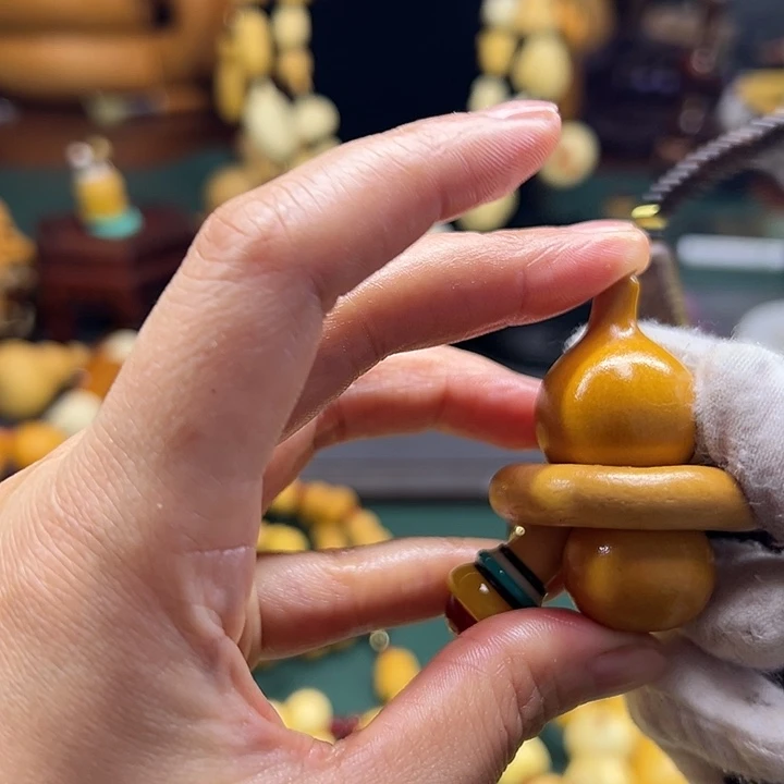 冠****儿来了来了来了突突兔