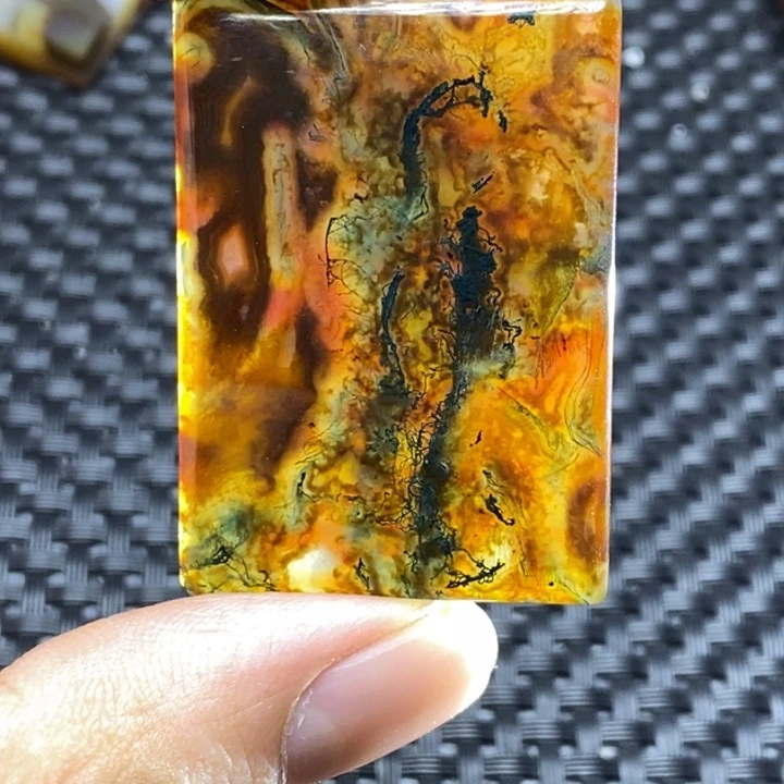 玛瑙/玉髓颈饰未镶嵌野**光