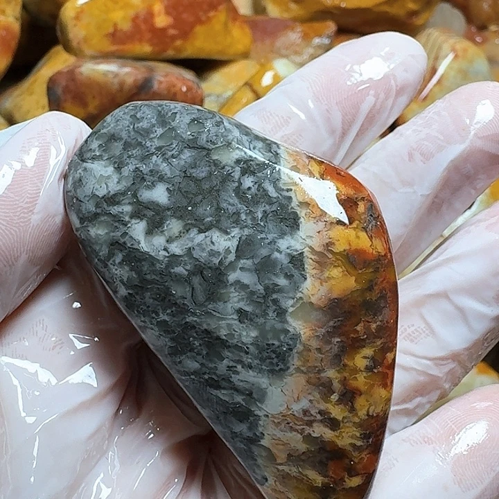 V***y寿山石寿山石的颜色